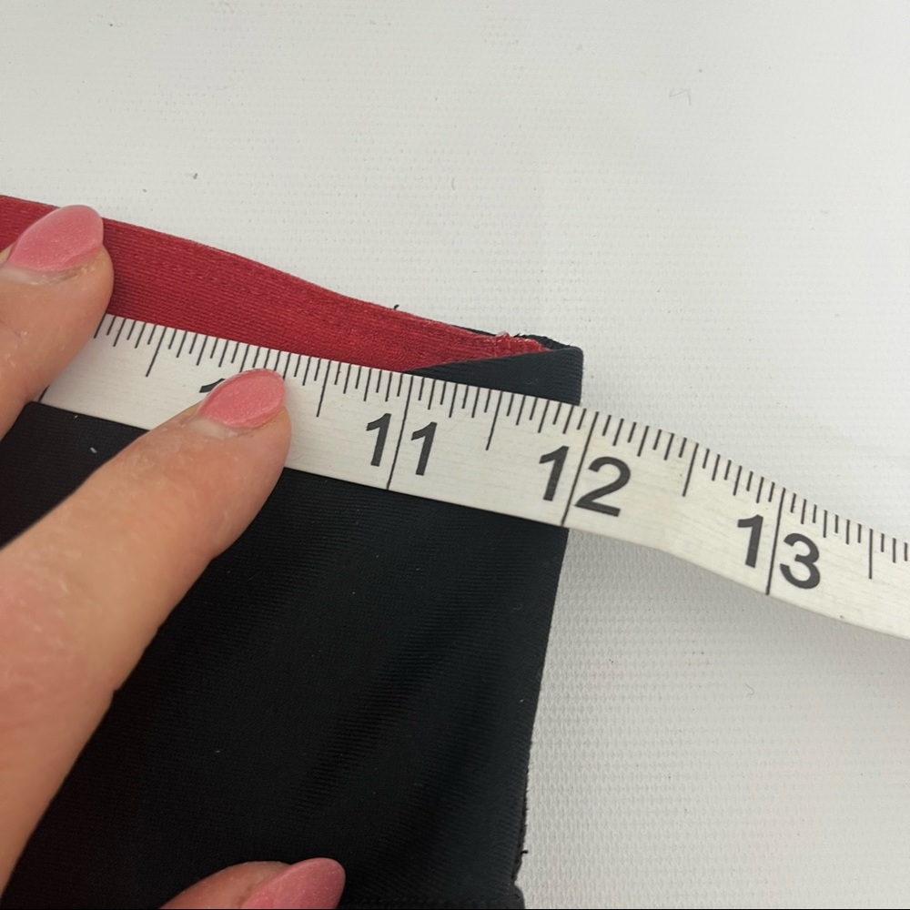 28) Under Armour Black & Red Wisconsin Badger Athletic Workout Tights Legging XS - Picture 10 of 12